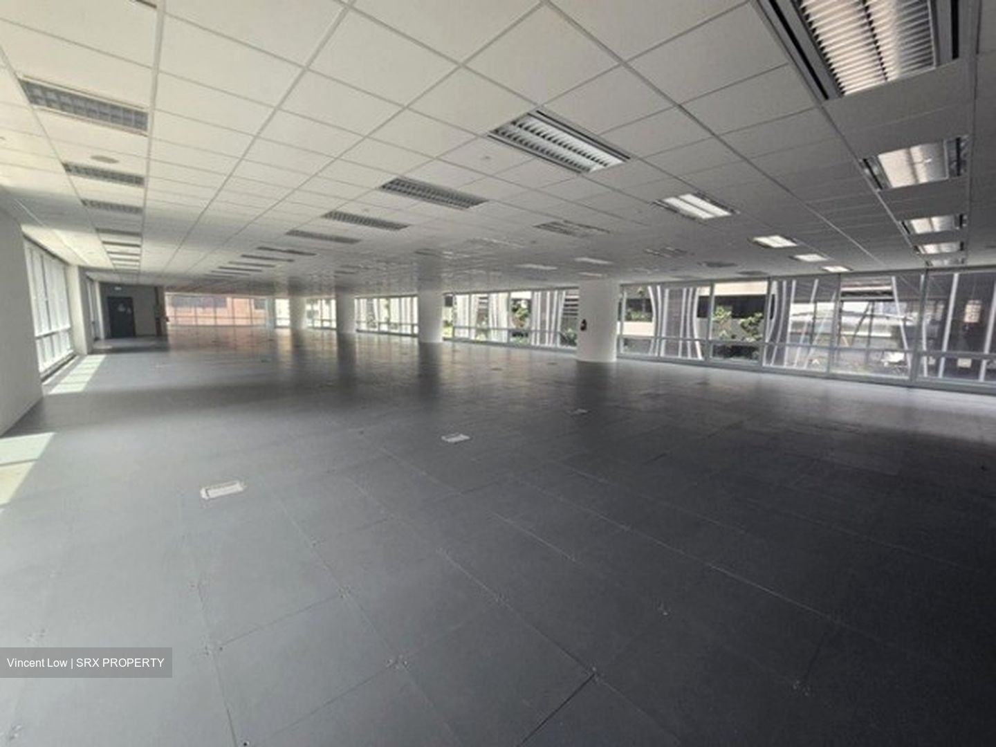 Bank Of Singapore Centre (D1), Office #511980491